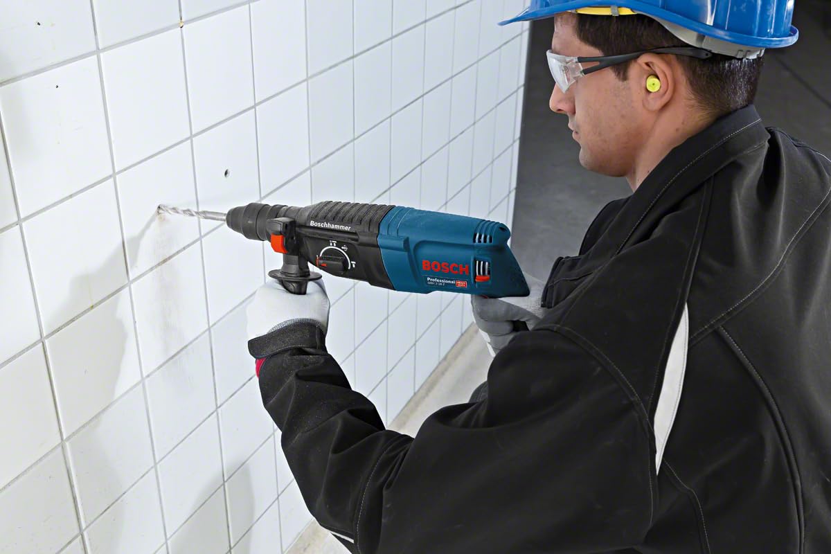 Bosch PRO Bohrhammer GBH 2-26 F (Leistung 830 Watt, Wechselfutter SDS-plus, inkl. Zusatzhandgriff, Tiefenanschlag, Maschinentuch, Schnellwechselbohrfutter, Handwerkoffer)