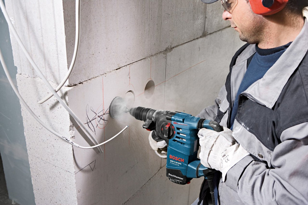 Bosch Professional perforateur GBH 3-28 DFR (avec chiffon, mandrin automatique 13 mm, mandrin interchangeable SDS plus, poignée auxiliaire, tube de graisse, coffret)